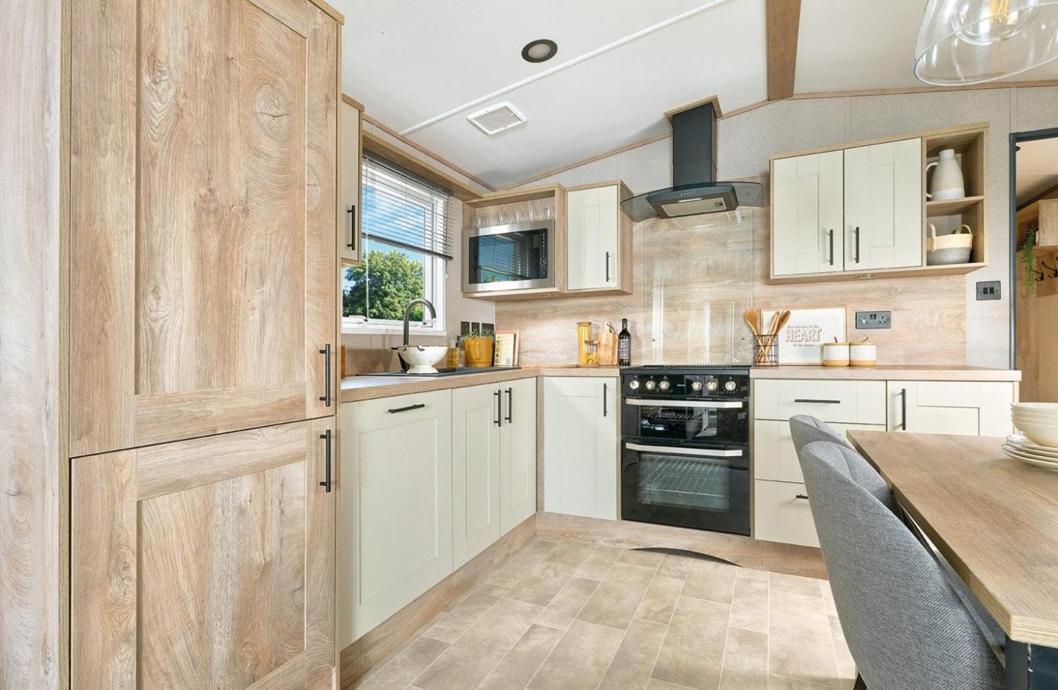 Emma'S Oasis 2-Bedroom Caravan At Durdle Door Sleeps 4 West Lulworth Esterno foto